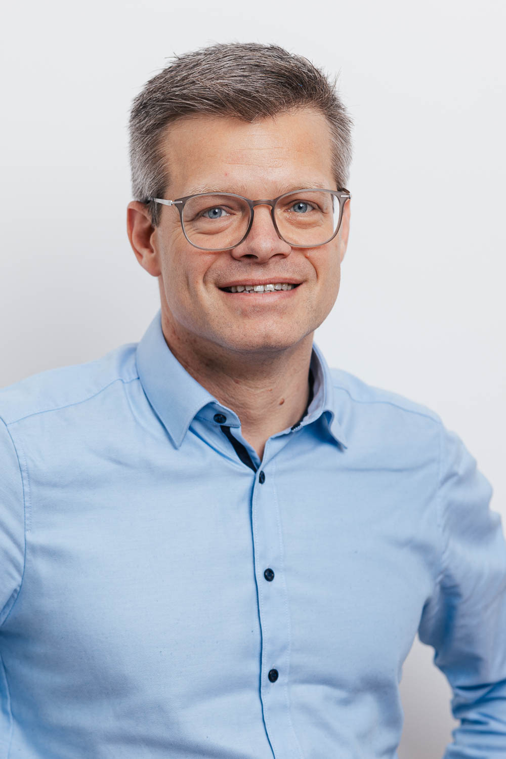 Torsten Lehmkuhl von Funke Klimatechnik bei der Beratung zu Industrie-Wärmepumpen