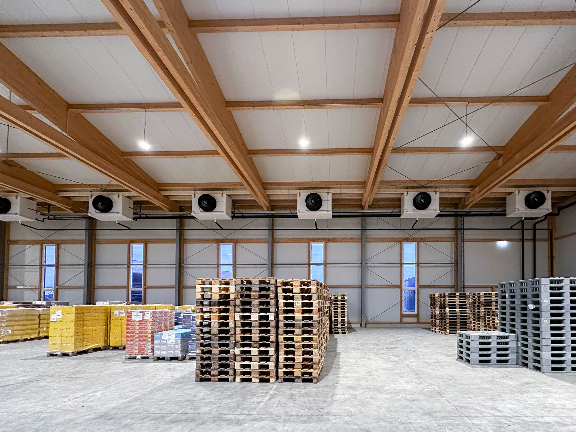 Arbeitsbereich im Neubau der Funke Klimatechnik GmbH in Dötlingen